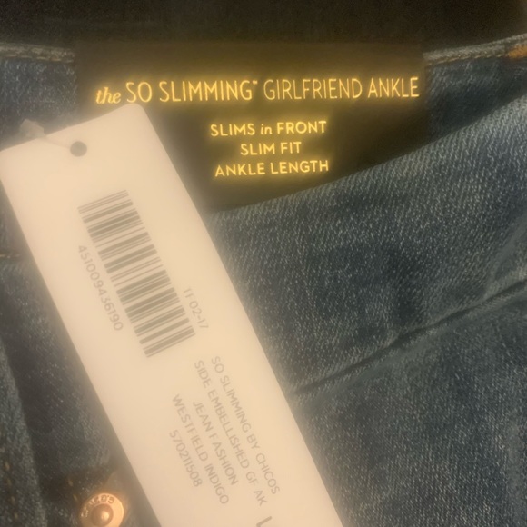 Chico’s So Slimming Ankle Jeans - Picture 4 of 7